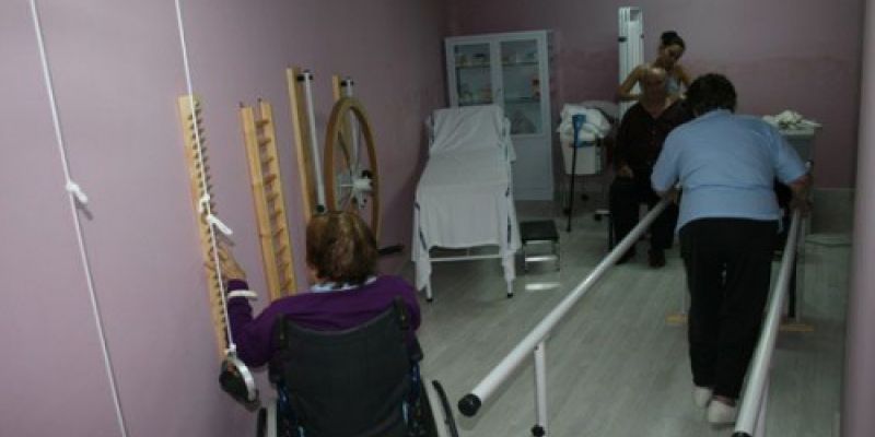 Sala de gimnasia y rehabilitación para mayores